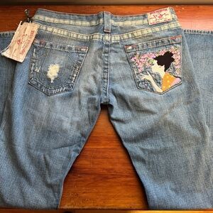 Vintage True Religion Embroidered Geisha Jeans. Sz 32. Tags attached.